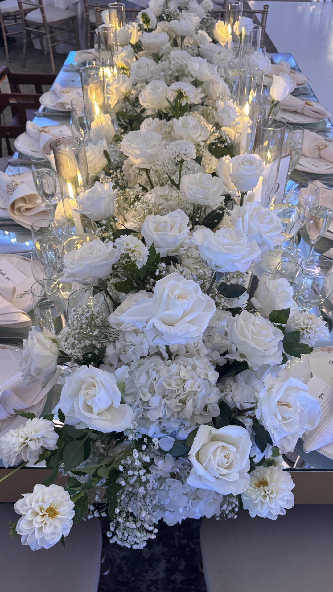 Candlelit long table white rose and hydrangea runner — Park Chateau